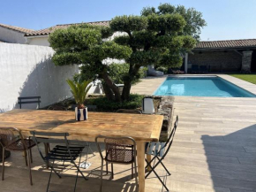 Maison Jasmin, spacieuse, avec piscine privée chauffée